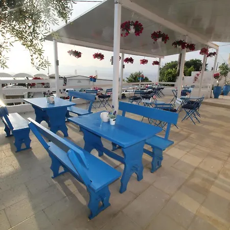 Batis Breeze Apartment *